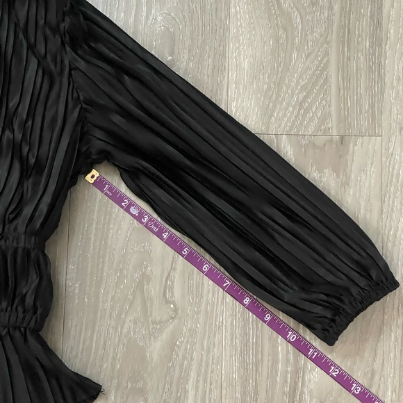 Japna Black Silky Pleated Cinched Waist Blouse - Picture 7 of 8